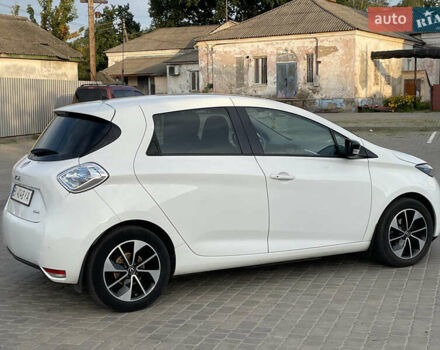 Белый Рено Зое, объемом двигателя 0 л и пробегом 84 тыс. км за 10300 $, фото 19 на Automoto.ua