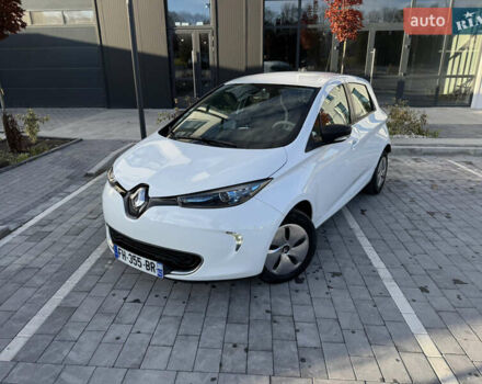 Белый Рено Зое, объемом двигателя 0 л и пробегом 67 тыс. км за 9500 $, фото 4 на Automoto.ua