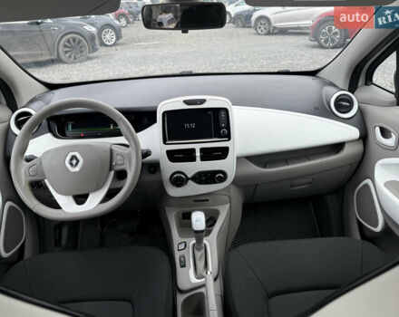 Білий Рено Зое, об'ємом двигуна 0 л та пробігом 46 тис. км за 10500 $, фото 8 на Automoto.ua