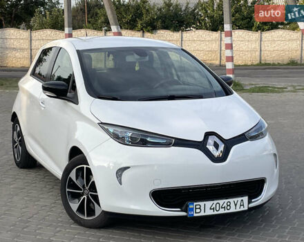 Белый Рено Зое, объемом двигателя 0 л и пробегом 84 тыс. км за 10300 $, фото 3 на Automoto.ua