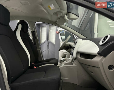 Белый Рено Зое, объемом двигателя 0 л и пробегом 21 тыс. км за 9950 $, фото 31 на Automoto.ua