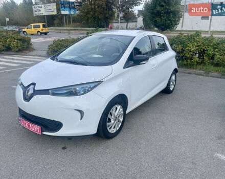 Белый Рено Зое, объемом двигателя 0 л и пробегом 145 тыс. км за 9700 $, фото 4 на Automoto.ua