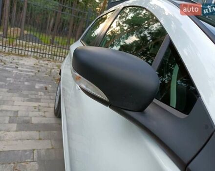 Белый Рено Зое, объемом двигателя 0 л и пробегом 19 тыс. км за 9950 $, фото 8 на Automoto.ua