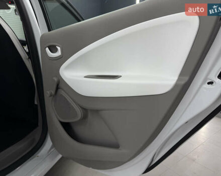 Белый Рено Зое, объемом двигателя 0 л и пробегом 21 тыс. км за 9950 $, фото 27 на Automoto.ua