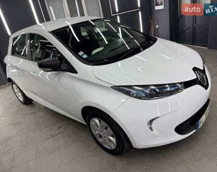 Белый Рено Зое, объемом двигателя 0 л и пробегом 53 тыс. км за 9900 $, фото 3 на Automoto.ua