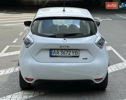 Белый Рено Зое, объемом двигателя 0 л и пробегом 59 тыс. км за 10500 $, фото 8 на Automoto.ua