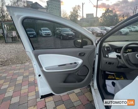Білий Рено Зое, об'ємом двигуна 41 л та пробігом 27 тис. км за 11500 $, фото 8 на Automoto.ua