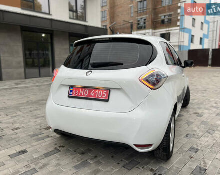 Белый Рено Зое, объемом двигателя 0 л и пробегом 48 тыс. км за 9950 $, фото 8 на Automoto.ua