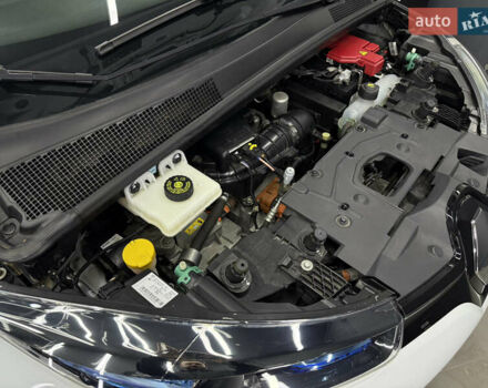 Белый Рено Зое, объемом двигателя 0 л и пробегом 21 тыс. км за 9950 $, фото 39 на Automoto.ua