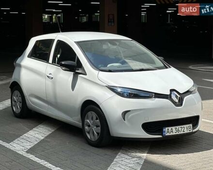 Белый Рено Зое, объемом двигателя 0 л и пробегом 59 тыс. км за 10500 $, фото 13 на Automoto.ua