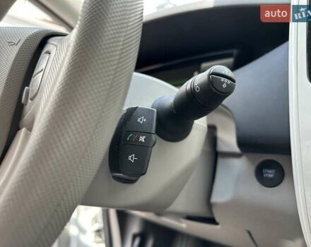 Белый Рено Зое, объемом двигателя 0 л и пробегом 59 тыс. км за 10500 $, фото 22 на Automoto.ua