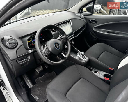 Белый Рено Зое, объемом двигателя 0 л и пробегом 68 тыс. км за 11499 $, фото 14 на Automoto.ua