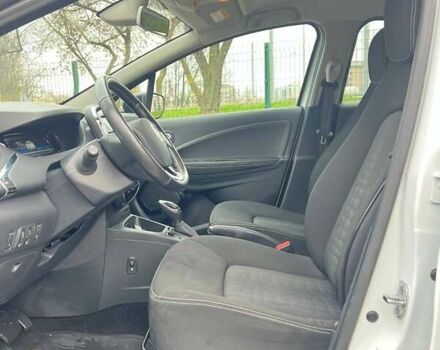 Белый Рено Зое, объемом двигателя 0 л и пробегом 93 тыс. км за 9999 $, фото 20 на Automoto.ua
