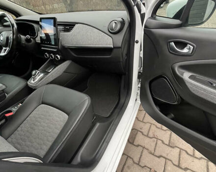 Белый Рено Зое, объемом двигателя 0 л и пробегом 64 тыс. км за 11450 $, фото 13 на Automoto.ua