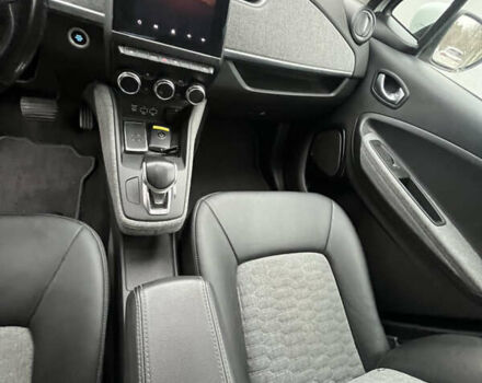 Белый Рено Зое, объемом двигателя 0 л и пробегом 64 тыс. км за 11450 $, фото 21 на Automoto.ua