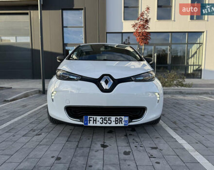 Белый Рено Зое, объемом двигателя 0 л и пробегом 67 тыс. км за 9500 $, фото 1 на Automoto.ua