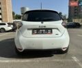 Белый Рено Зое, объемом двигателя 0 л и пробегом 94 тыс. км за 13300 $, фото 21 на Automoto.ua