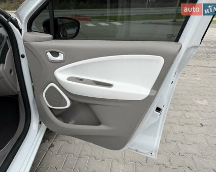 Белый Рено Зое, объемом двигателя 0 л и пробегом 11 тыс. км за 10499 $, фото 15 на Automoto.ua