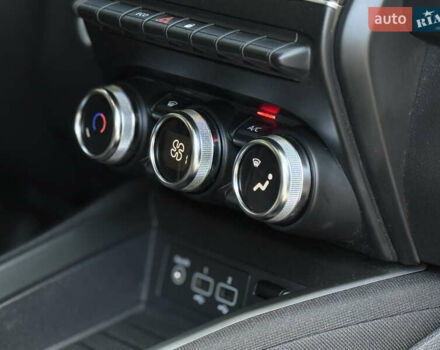 Белый Рено Зое, объемом двигателя 0 л и пробегом 44 тыс. км за 12999 $, фото 39 на Automoto.ua
