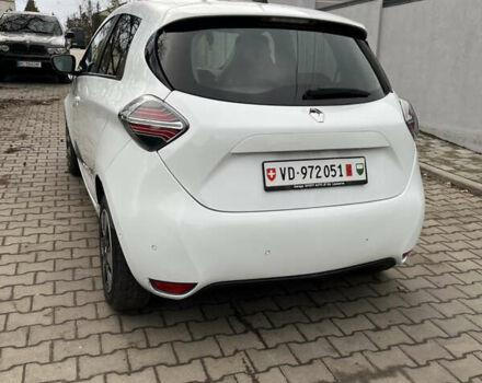 Белый Рено Зое, объемом двигателя 0 л и пробегом 64 тыс. км за 11450 $, фото 2 на Automoto.ua