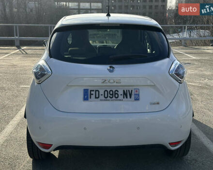 Белый Рено Зое, объемом двигателя 0 л и пробегом 27 тыс. км за 11500 $, фото 4 на Automoto.ua