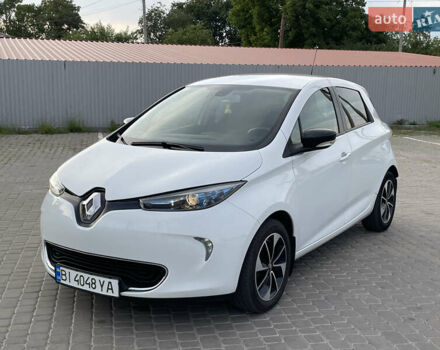 Белый Рено Зое, объемом двигателя 0 л и пробегом 84 тыс. км за 10300 $, фото 75 на Automoto.ua