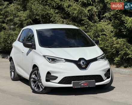Белый Рено Зое, объемом двигателя 0 л и пробегом 44 тыс. км за 12999 $, фото 4 на Automoto.ua
