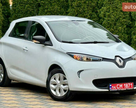 Белый Рено Зое, объемом двигателя 0 л и пробегом 38 тыс. км за 10200 $, фото 2 на Automoto.ua
