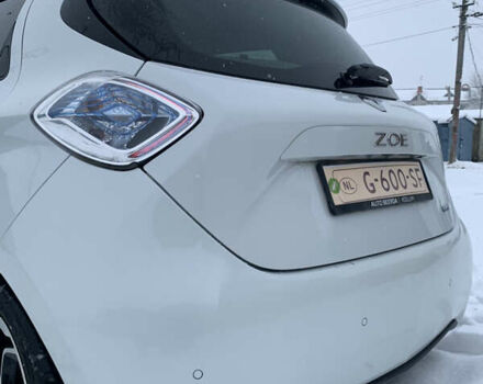Белый Рено Зое, объемом двигателя 0 л и пробегом 159 тыс. км за 9200 $, фото 8 на Automoto.ua