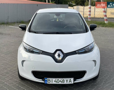 Белый Рено Зое, объемом двигателя 0 л и пробегом 84 тыс. км за 10300 $, фото 25 на Automoto.ua