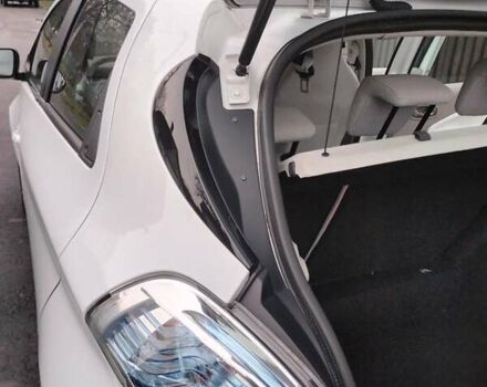 Білий Рено Зое, об'ємом двигуна 0 л та пробігом 93 тис. км за 9399 $, фото 21 на Automoto.ua