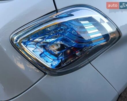 Белый Рено Зое, объемом двигателя 0 л и пробегом 65 тыс. км за 10250 $, фото 29 на Automoto.ua