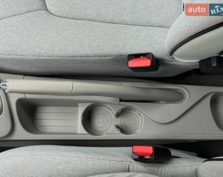 Белый Рено Зое, объемом двигателя 0 л и пробегом 60 тыс. км за 10300 $, фото 32 на Automoto.ua