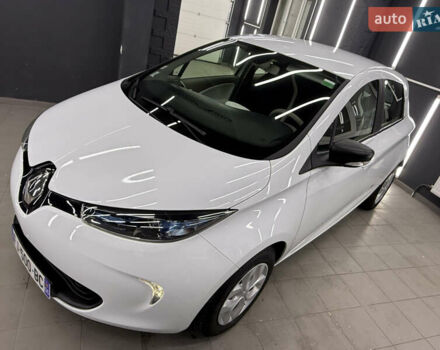Белый Рено Зое, объемом двигателя 0 л и пробегом 21 тыс. км за 9950 $, фото 6 на Automoto.ua