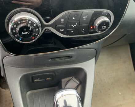 Білий Рено Зое, об'ємом двигуна 0 л та пробігом 159 тис. км за 8999 $, фото 34 на Automoto.ua