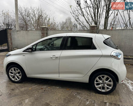 Белый Рено Зое, объемом двигателя 0 л и пробегом 150 тыс. км за 7550 $, фото 11 на Automoto.ua