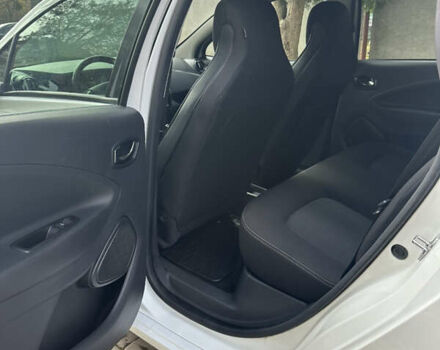 Білий Рено Зое, об'ємом двигуна 0 л та пробігом 102 тис. км за 9500 $, фото 10 на Automoto.ua