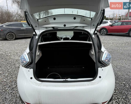 Білий Рено Зое, об'ємом двигуна 0 л та пробігом 46 тис. км за 10500 $, фото 4 на Automoto.ua