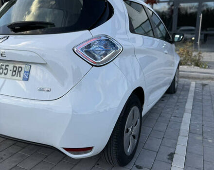 Белый Рено Зое, объемом двигателя 0 л и пробегом 67 тыс. км за 9500 $, фото 21 на Automoto.ua