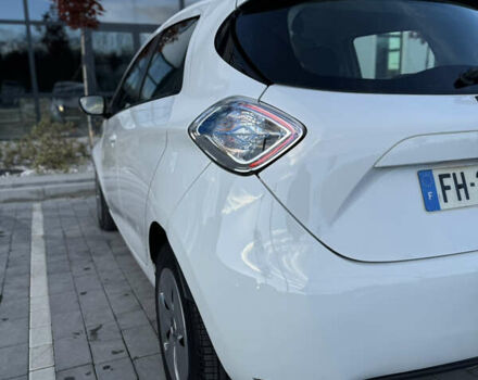 Белый Рено Зое, объемом двигателя 0 л и пробегом 67 тыс. км за 9500 $, фото 17 на Automoto.ua