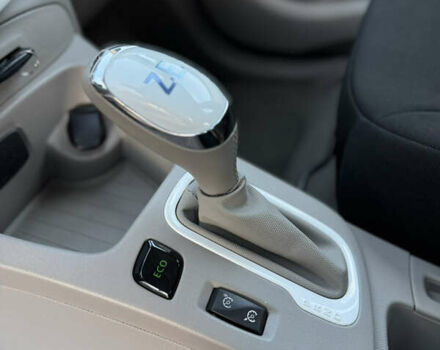 Белый Рено Зое, объемом двигателя 0 л и пробегом 67 тыс. км за 9500 $, фото 42 на Automoto.ua