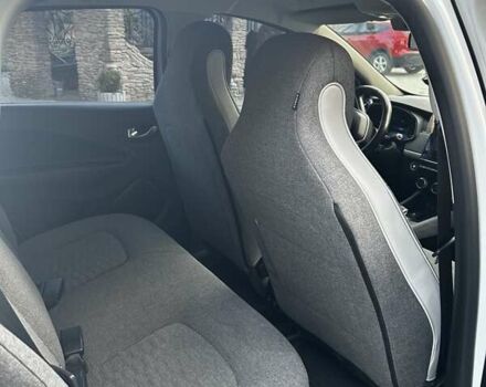 Білий Рено Зое, об'ємом двигуна 0 л та пробігом 70 тис. км за 12000 $, фото 15 на Automoto.ua