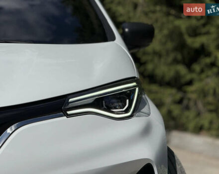 Белый Рено Зое, объемом двигателя 0 л и пробегом 44 тыс. км за 12999 $, фото 5 на Automoto.ua
