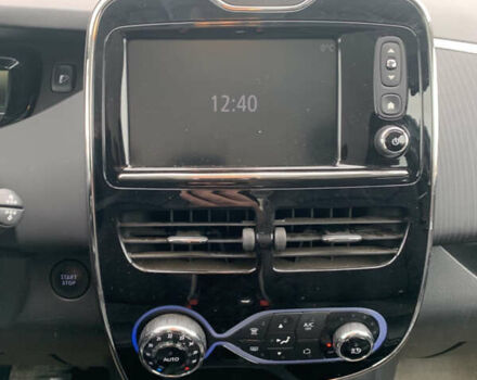 Белый Рено Зое, объемом двигателя 0 л и пробегом 159 тыс. км за 9200 $, фото 24 на Automoto.ua