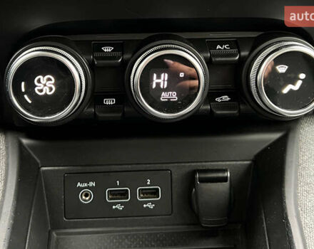 Белый Рено Зое, объемом двигателя 0 л и пробегом 120 тыс. км за 12999 $, фото 16 на Automoto.ua