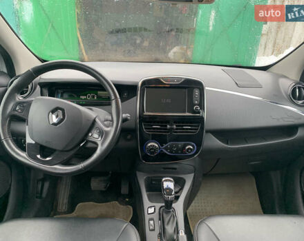 Білий Рено Зое, об'ємом двигуна 0 л та пробігом 159 тис. км за 8999 $, фото 20 на Automoto.ua
