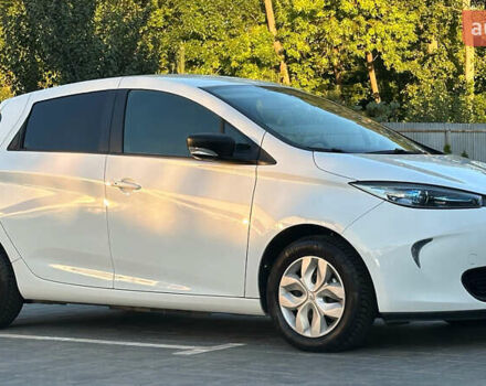 Білий Рено Зое, об'ємом двигуна 0 л та пробігом 17 тис. км за 10250 $, фото 4 на Automoto.ua