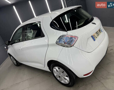 Белый Рено Зое, объемом двигателя 0 л и пробегом 53 тыс. км за 9900 $, фото 11 на Automoto.ua