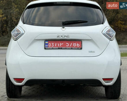 Белый Рено Зое, объемом двигателя 0 л и пробегом 11 тыс. км за 10499 $, фото 6 на Automoto.ua