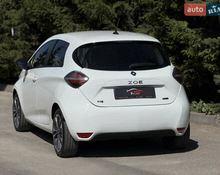 Белый Рено Зое, объемом двигателя 0 л и пробегом 44 тыс. км за 12999 $, фото 13 на Automoto.ua